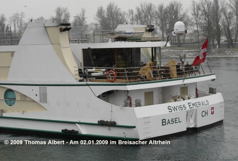 Weitere Fotos:  SWISS EMERALD  (2006) - Heckansicht schrg von Achtern mit Heimathafen