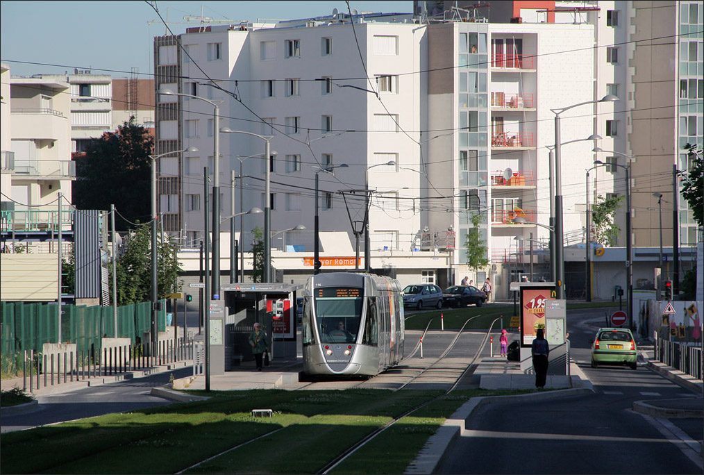 . Haltestelle  Arago  mit Wagen 116. 24.07.2012 (Matthias)