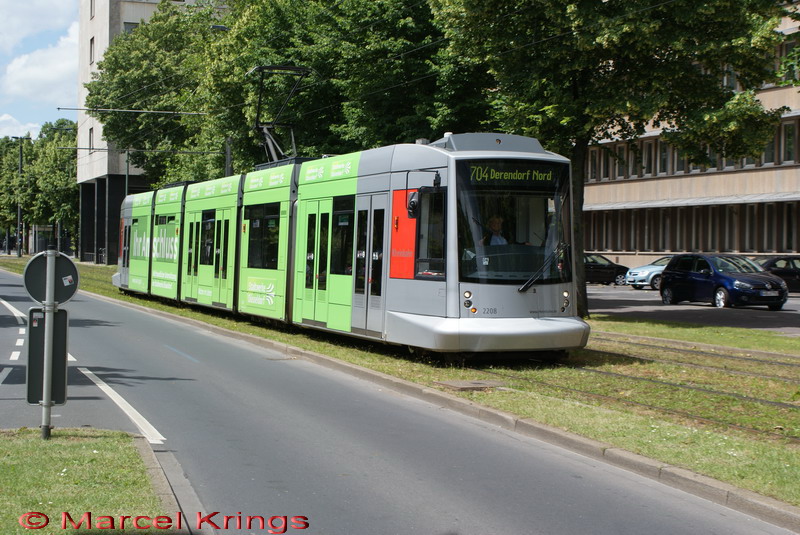 2208 kommt an der Poststrasse an. 