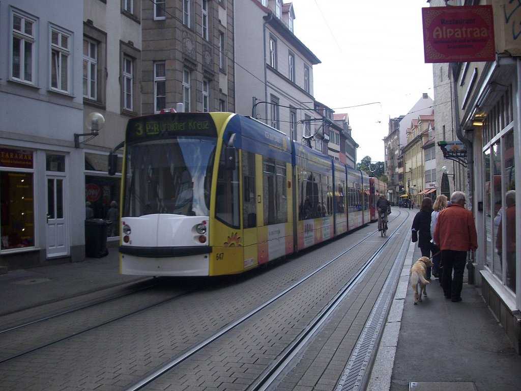 Stra�enbahn 647 der Erfurter Verkehrsbetriebe AG (EVAG) in Erfurt.
