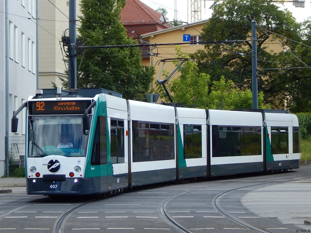 Combino NF8 Nr. 407 der ViP in Potsdam.