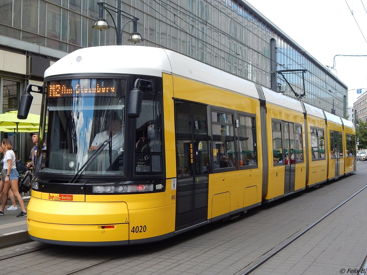 Flexity Nr. 4020 der BVG in Berlin.