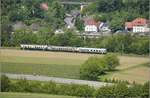 Triebwagentreffen Koblenz 2017. BDe 4/4 201 im Kleid der EBT ist eigentlich BDe 4/4 82 der SOB. Der Triebwagen wurde vom Verein Pendelzug Mirage mustergültig aufgearbeitet und ist hier am Rhein bei Etzgen mit einem passenden Zweitklasswagen B und dem Steuerwagen ABt zu sehen. Im Hintergrund auf deutscher Seite ist die Brücke der badischen Hauptbahn zu sehen. August 2017.